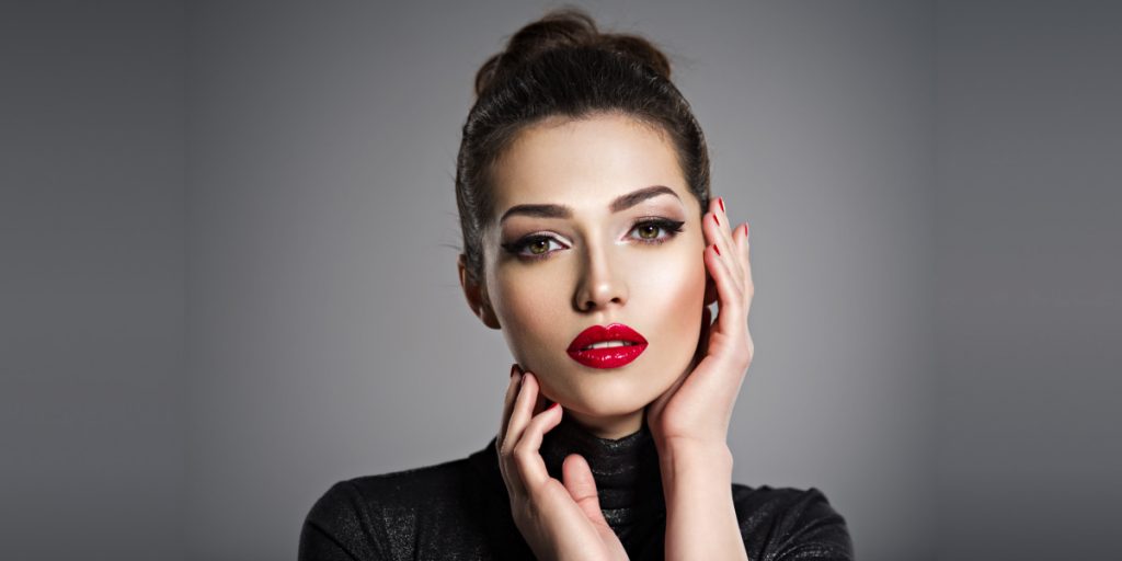 woman with red lips makeup
