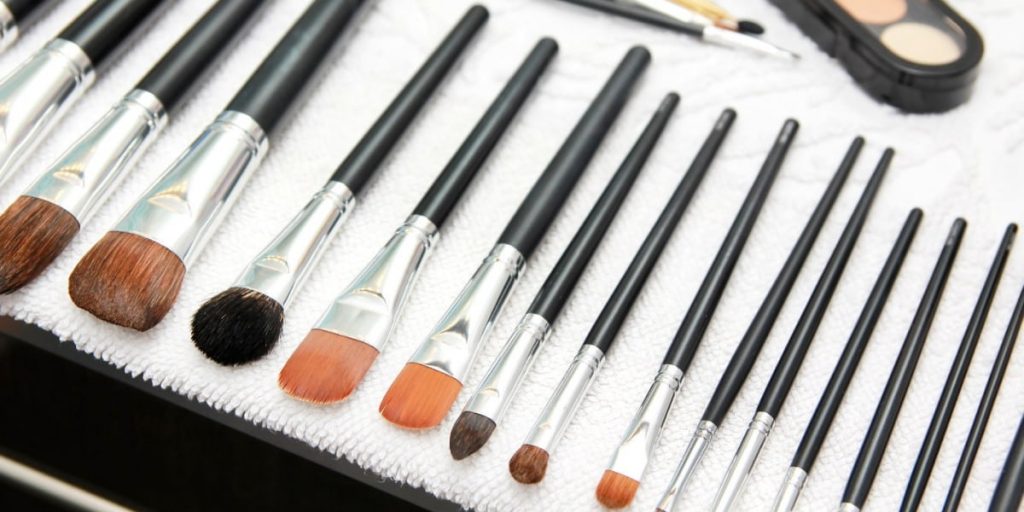 How to dry brushes properly 1024x512 - How To Clean Makeup Brushes And Why You Should: Definitive Guide