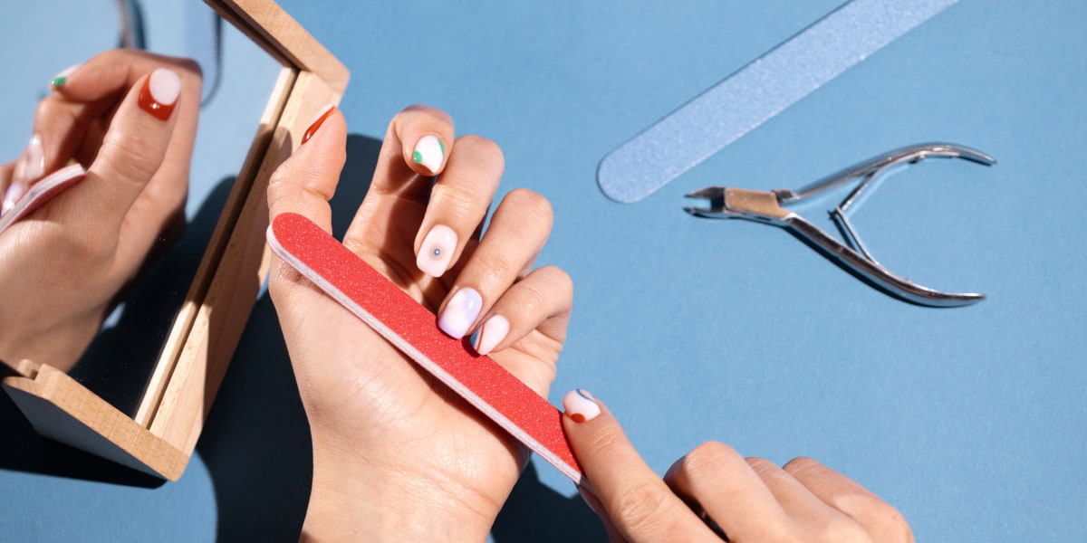 How To Remove Gluedon Nails? 4 Popular And Safe Ways