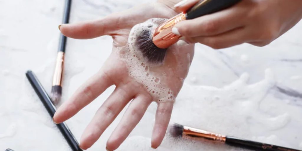 What happens if you don t clean your makeup brushes 1024x512 - How To Clean Makeup Brushes And Why You Should: Definitive Guide