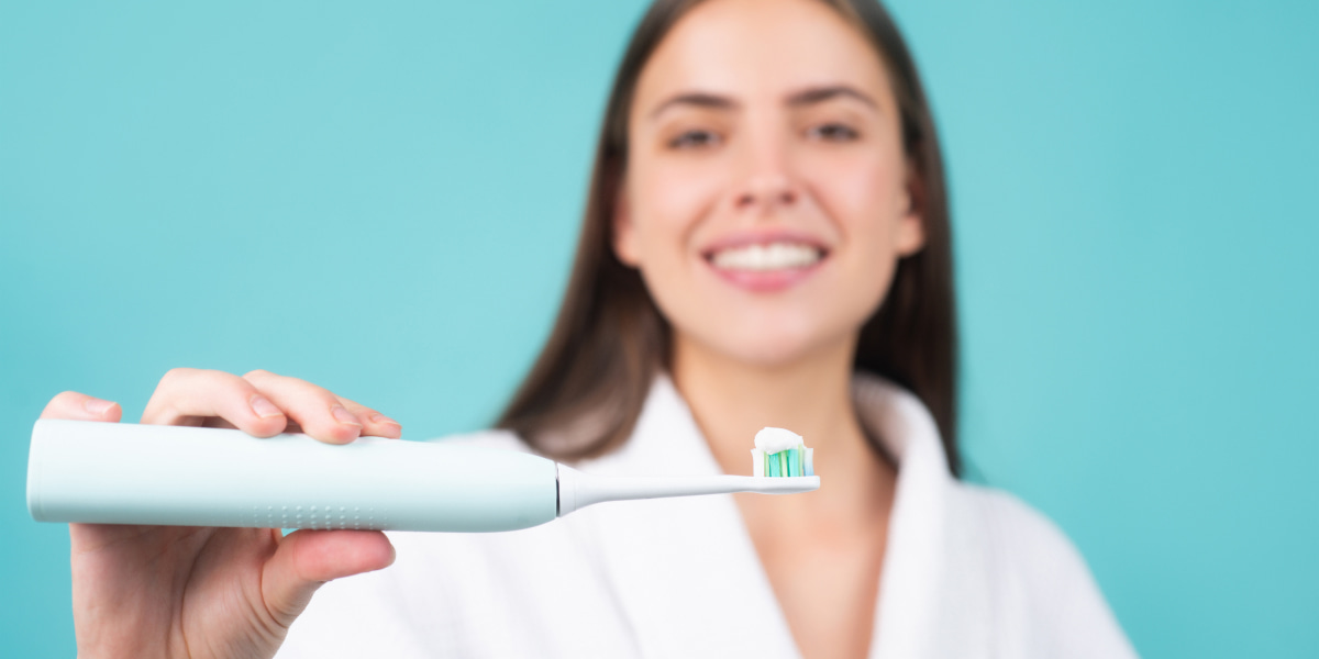 How To Make Teeth White 12 Ways To Make Your Teeth Whiter