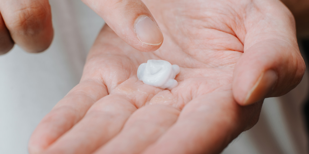 How To Heal Cracked Hands Causes Of Dry And Cracked Hands