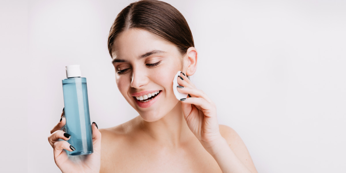 How To Remove Waterproof Mascara Safely For Your Lashes