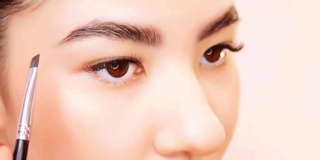 eyebrows with brush for tint