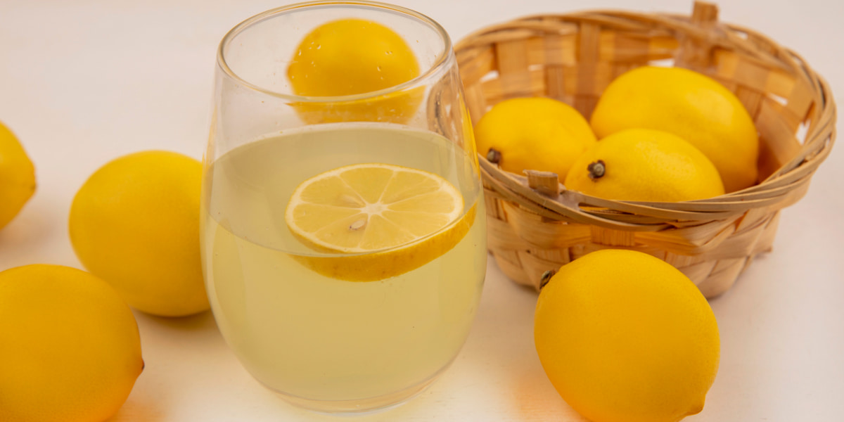 How To Lighten Hair With Lemon Juice? Benefits And Cautions