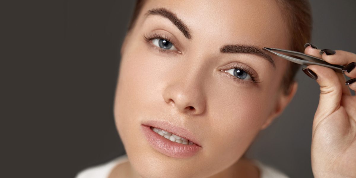 How To Pluck Your Eyebrows
