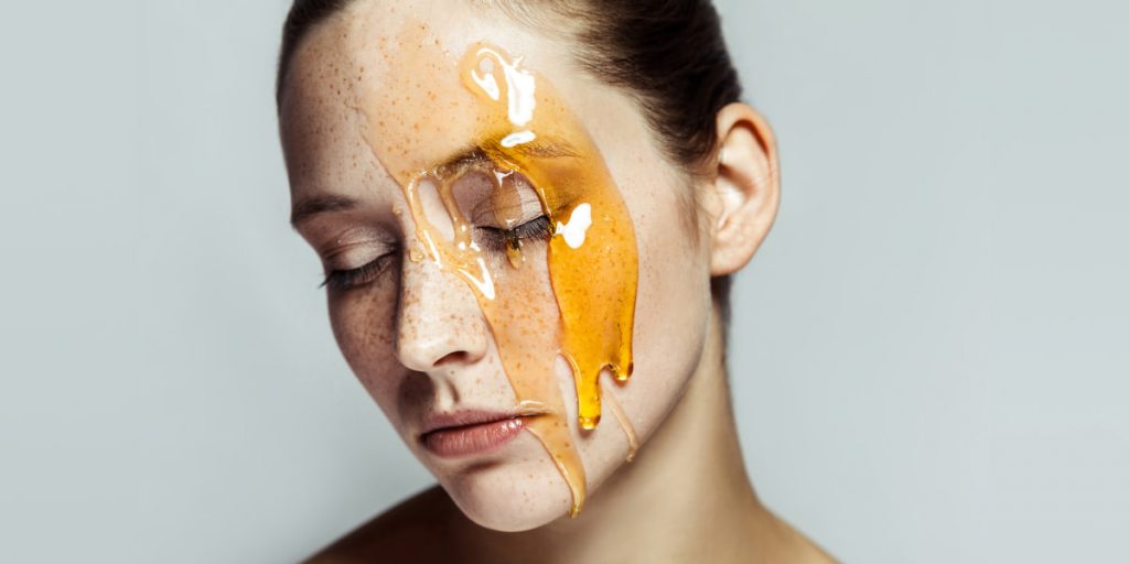 honey on the face