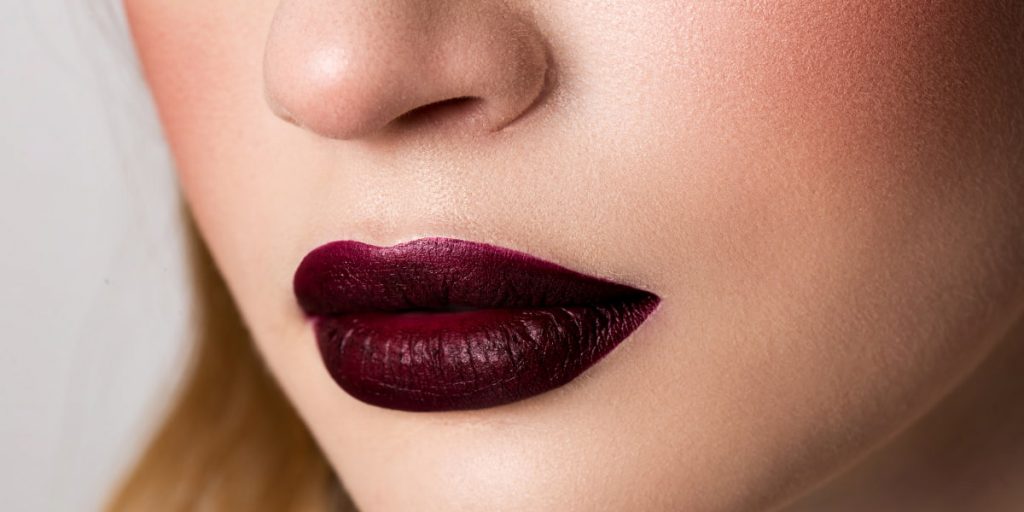 2 5 Secrets to Do Burgundy Lip Makeup 1024x512 - Burgundy Lipstick Trend: How To Make Burgundy Lips
