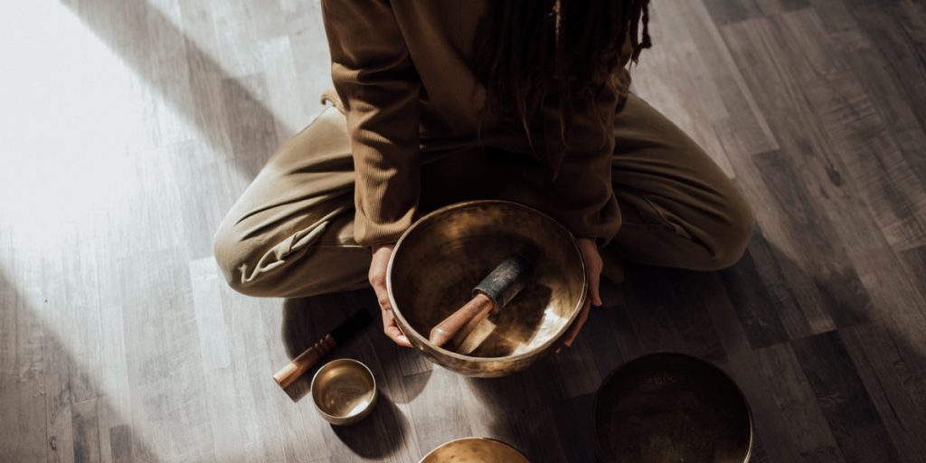 2 What are the benefits of sound bath meditation  1024x512 - The Benefits Of Sound Bath Meditation