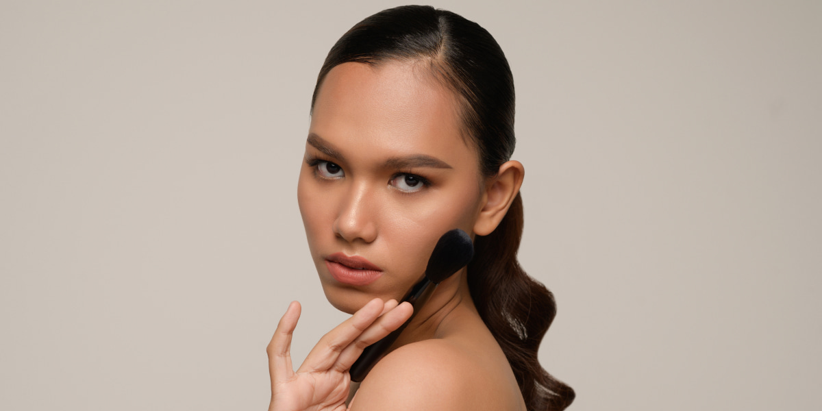 How to Apply Highlighter on Face 6 Methods