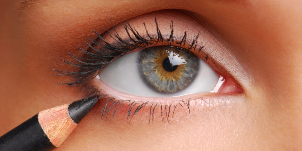 9 Precautions To Be Followed While Applying Kajal 1024x512 - How To Apply Kajal For Eyes? Step-by-step Guide 