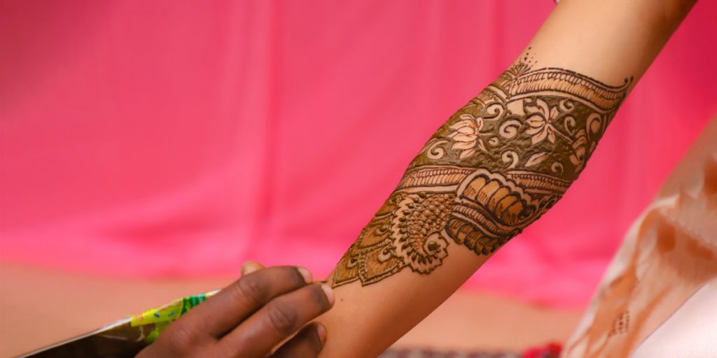 3 How Long Does Henna Tattoo Last on The Body  1024x512 - How To Make Mehndi Darker and Long-Lasting