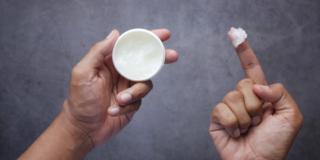 3 Vaseline Drawbacks 1024x512 - Is Vaseline Good for Your Skin? Benefits and Uses You Might Don’t Know