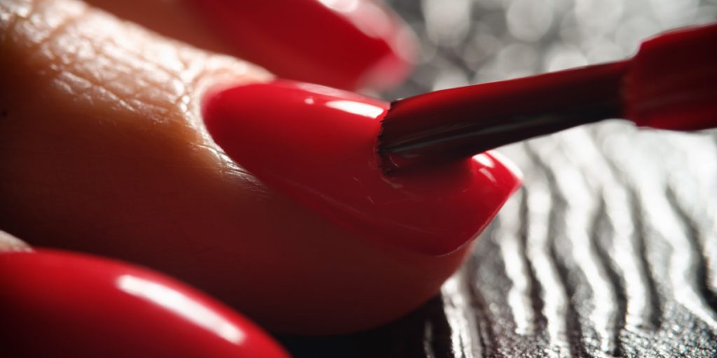 apply thin coats 1024x512 - Speed Up Your Nail Polish Drying Time